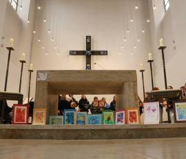 Zusammensein in der Kleinen Kirche