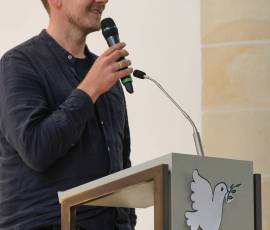 Zusammensein in der Kleinen Kirche